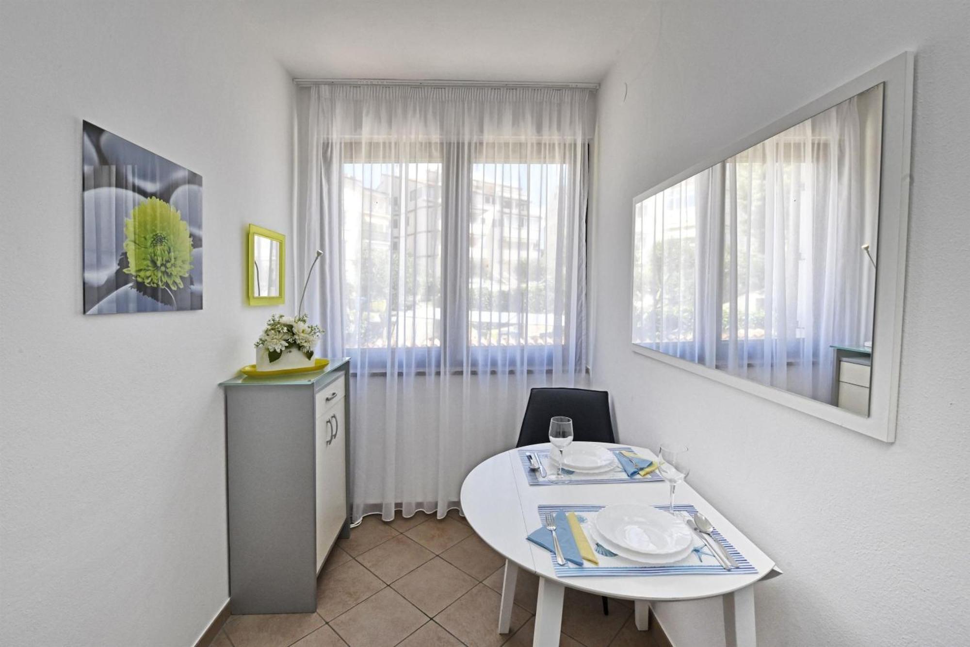 Apartments Gloria Vrsar Exterior foto