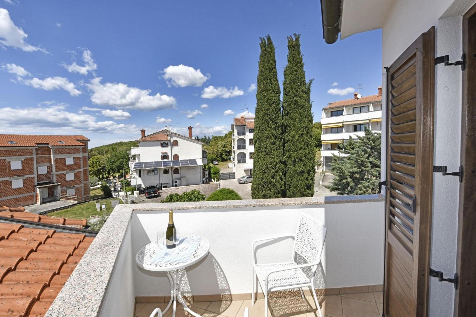 Apartments Gloria Vrsar Exterior foto